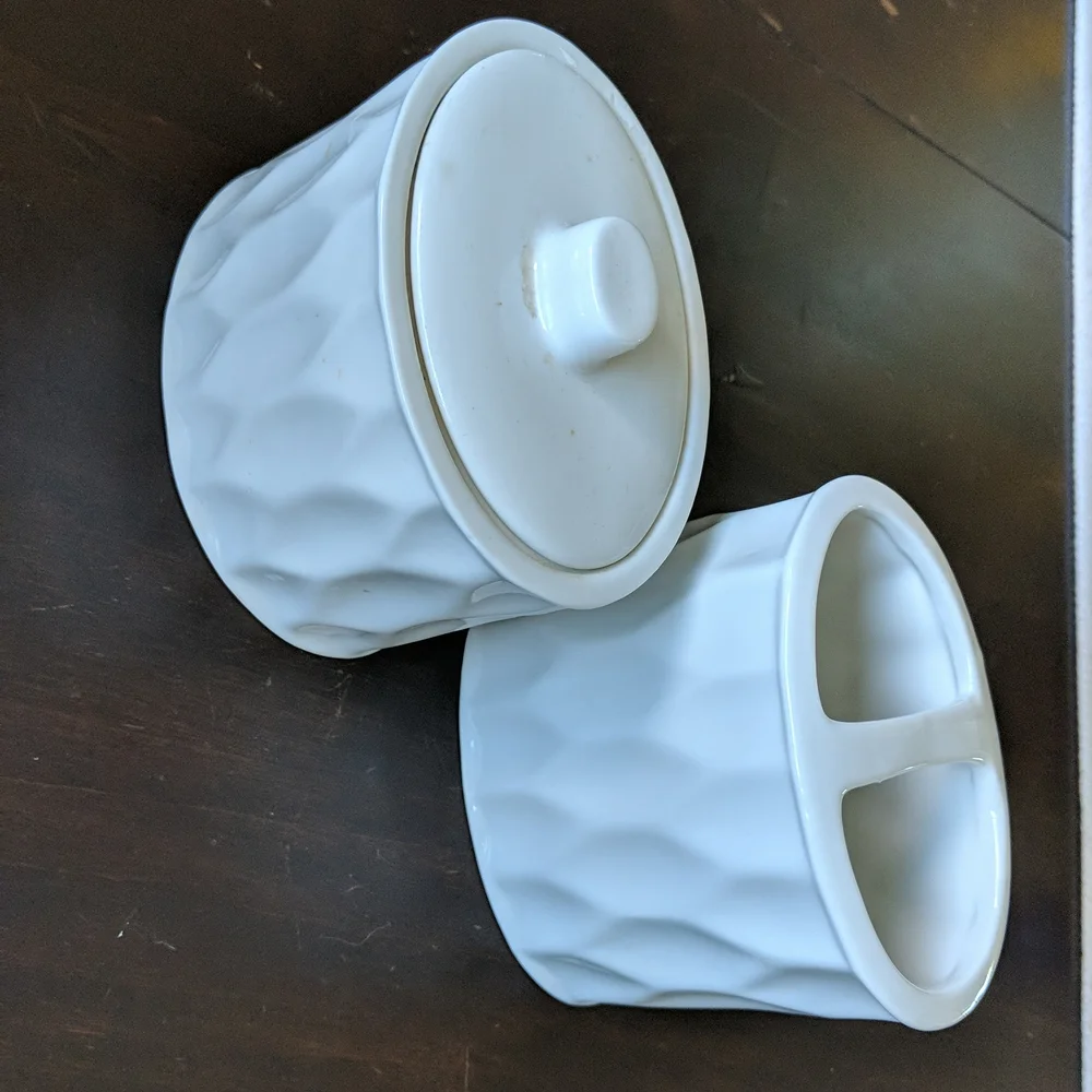 3 porcelain containers for toothbrushes,soapbar and cotton-balls